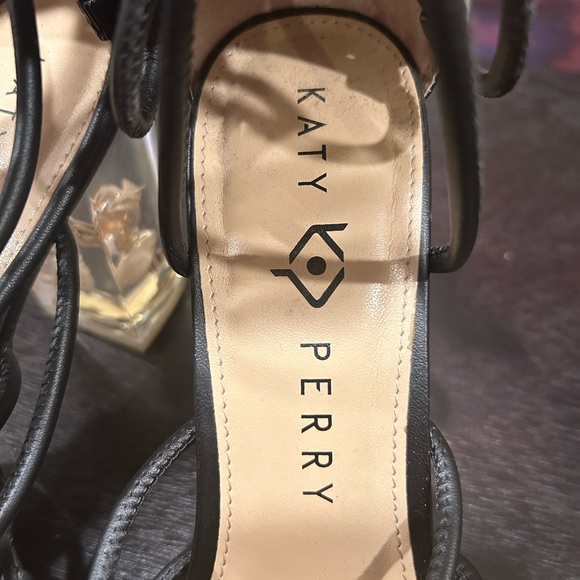 Katy Perry Shell Heels - Picture 4 of 7